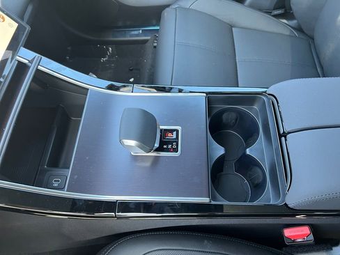 New 2026 Land Rover Range Rover Velar Dynamic SE image 20