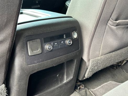 Used 2018 Chevrolet Suburban LS AWD/4WD image 17