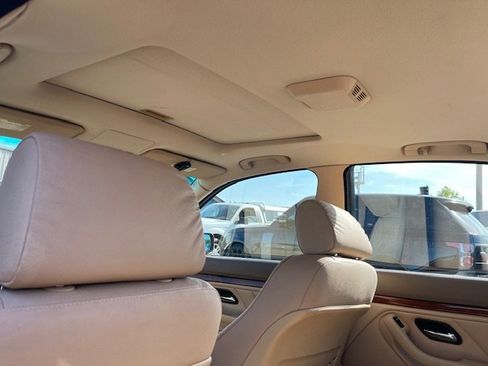 Used 2001 BMW 530i Sedan image 12