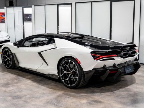 Used 2025 Lamborghini Revuelto AWD/4WD image 24