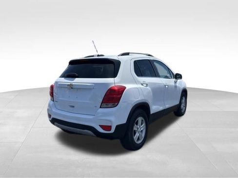 Used 2020 Chevrolet Trax LT FWD image 5