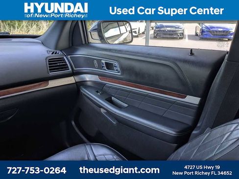 Used 2018 Ford Explorer Platinum AWD/4WD image 24