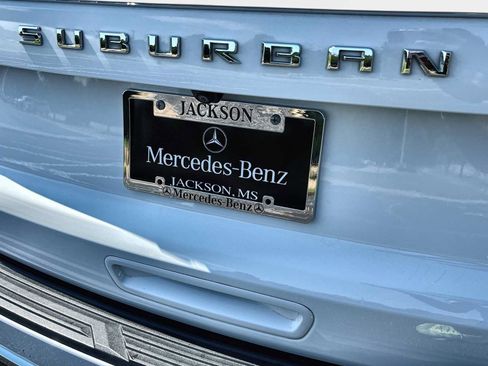 Used 2023 Chevrolet Suburban LT w/ Luxury Package RWD image 16