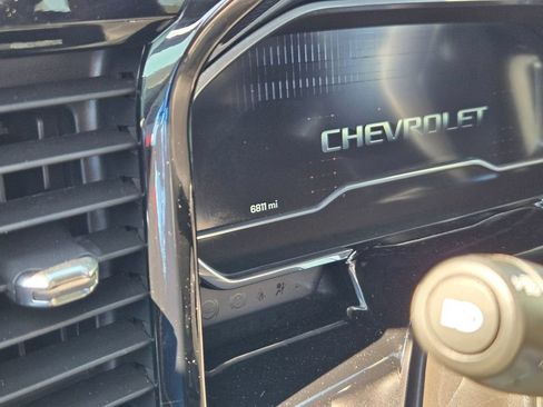 Used 2023 Chevrolet Silverado 1500 LT AWD/4WD image 7