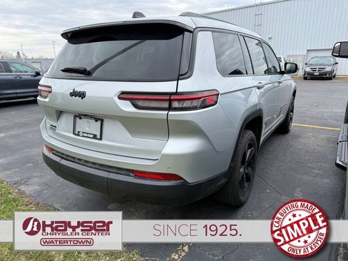 Used 2023 Jeep Grand Cherokee L Laredo image 6