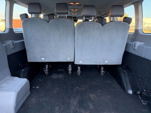 Used 2017 Ford Transit 350 XL image 17