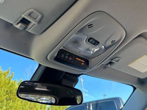 Used 2024 Chevrolet TrailBlazer LT w/ Driver Confidence Package image 28