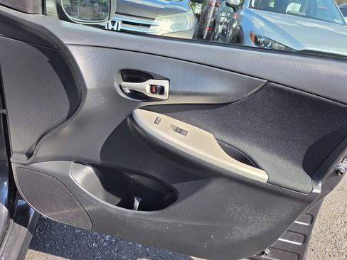 Used 2012 Toyota Corolla S FWD image 32