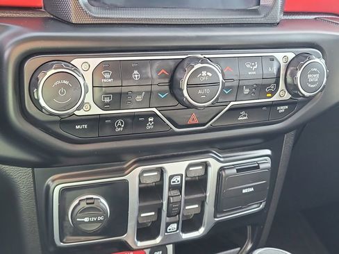 Used 2022 Jeep Gladiator Rubicon w/ LED Lighting Group image 23