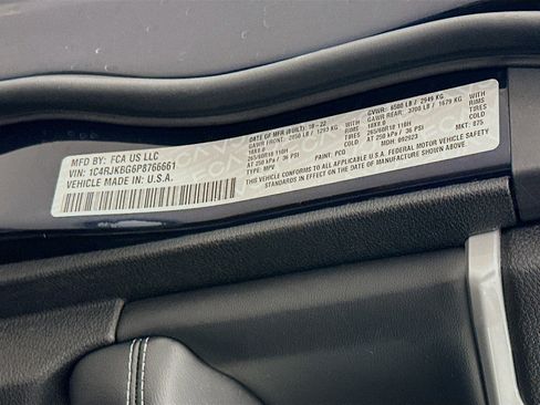 Used 2023 Jeep Grand Cherokee L Limited AWD/4WD image 12
