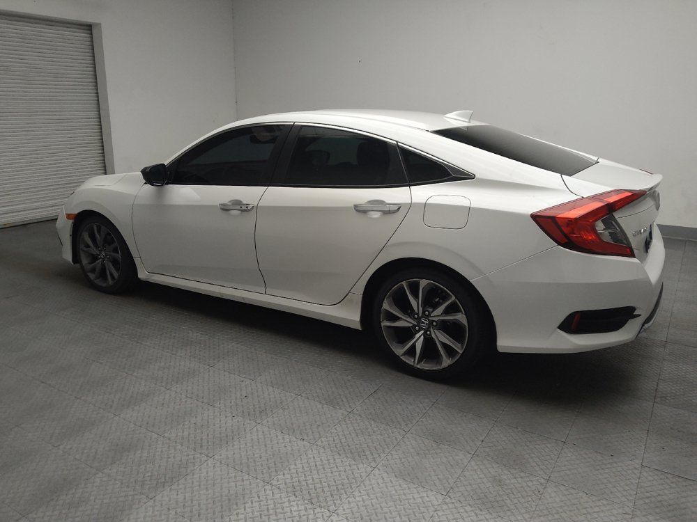 Used 2019 Honda Civic Touring image 3