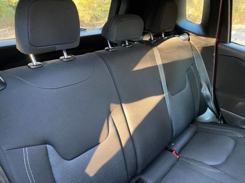 Used 2021 Jeep Renegade Sport image 47