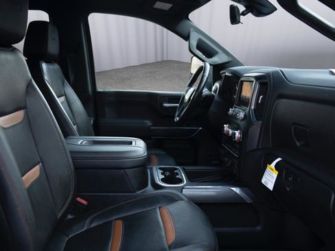 Used 2020 GMC Sierra 2500 AT4 w/ Technology Package image 15