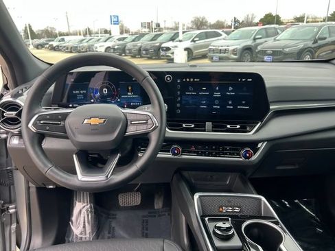Used 2026 Chevrolet Equinox LT w/ Convenience Package II AWD/4WD image 19