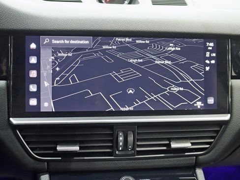 Used 2022 Porsche Cayenne Platinum Edition image 19