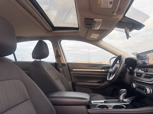 Used 2023 Nissan Altima 2.5 SV w/ SV Premium Package image 30