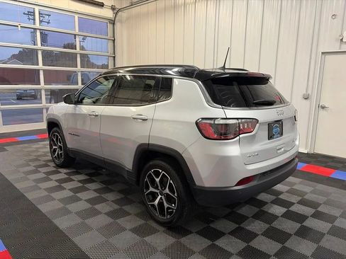 Used 2025 Jeep Compass Limited AWD/4WD image 6