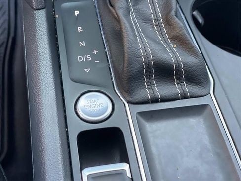 Used 2023 Volkswagen Atlas Cross Sport SE image 16