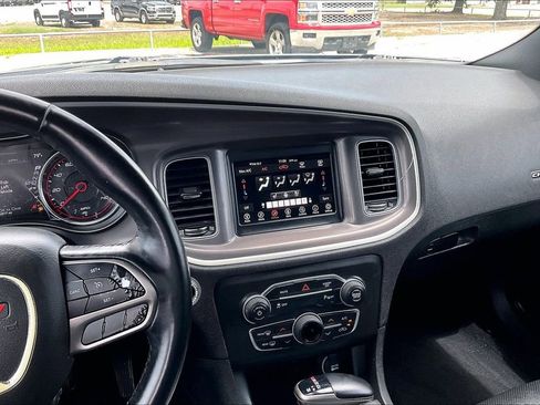 Used 2022 Dodge Charger SXT w/ Leather Interior Group RWD image 9