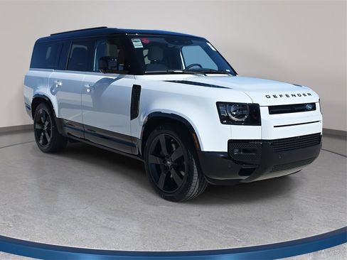 New 2025 Land Rover Defender 130 X-Dynamic SE image 3