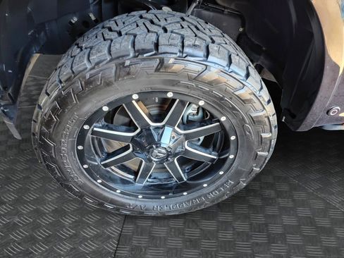 Used 2018 Ford F150 Platinum w/ Equipment Group 701A Luxury image 23