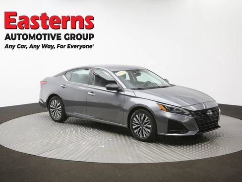Used 2024 Nissan Altima 2.5 SV FWD image 48