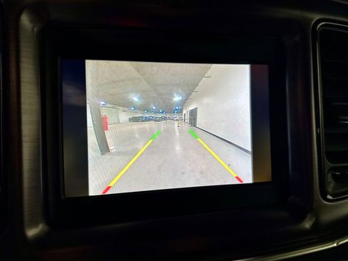 Used 2018 Dodge Challenger SXT image 4