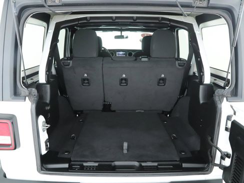 Used 2021 Jeep Wrangler Unlimited Sport image 16