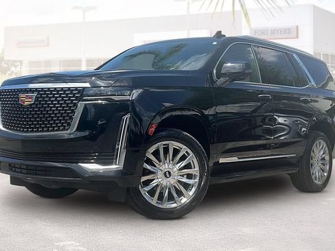 Used 2024 Cadillac Escalade Premium Luxury RWD image 31