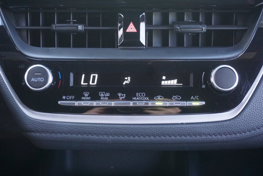 Certified 2024 Toyota Corolla SE FWD image 11