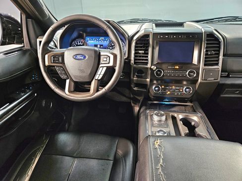Used 2020 Ford Expedition XLT w/ Equipment Group 202A AWD/4WD image 9
