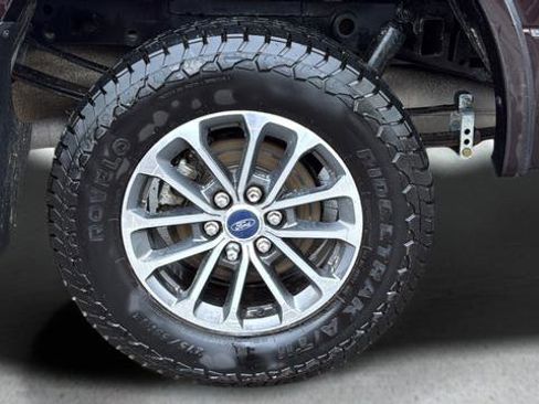 Used 2019 Ford F150 XLT w/ Equipment Group 302A Luxury AWD/4WD image 26