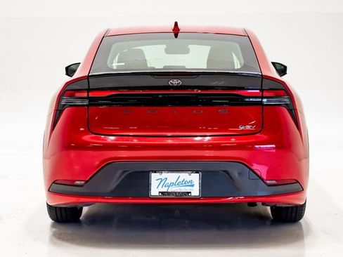 Used 2025 Toyota Prius LE FWD image 26