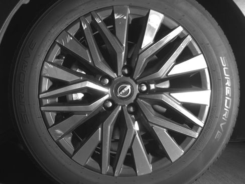 Used 2025 Nissan Altima 2.5 SV image 12