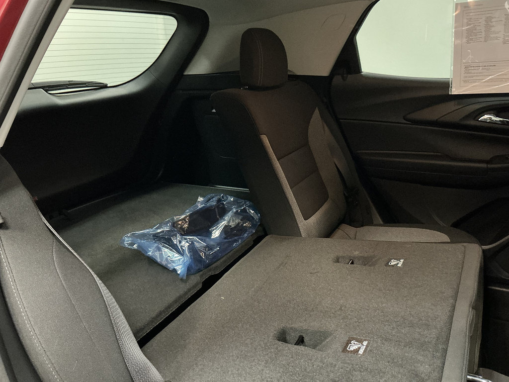 Used 2025 Chevrolet TrailBlazer LT w/ LT Cold Weather Package FWD image 27