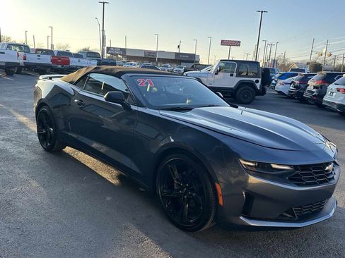 Used 2021 Chevrolet Camaro LT image 4