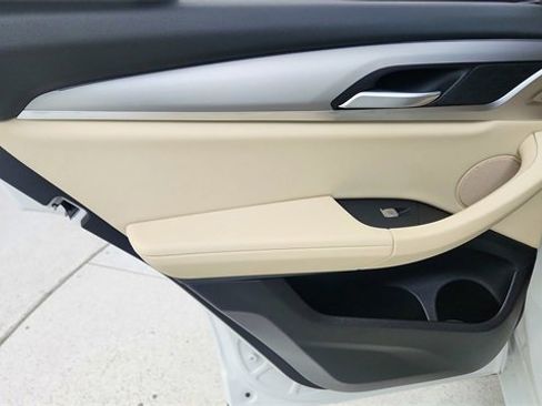 Used 2025 BMW X4 xDrive30i image 33