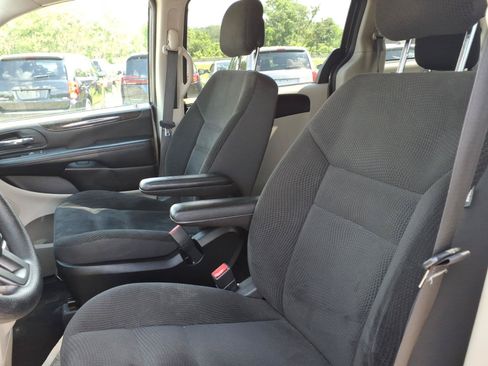 Used 2017 Dodge Grand Caravan SE w/ Power Window Group FWD image 5