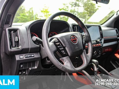 Used 2025 Nissan Frontier PRO-4X AWD/4WD image 23
