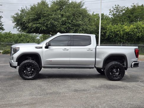 Used 2022 GMC Sierra 1500 AT4 w/ AT4 Premium Package AWD/4WD image 4