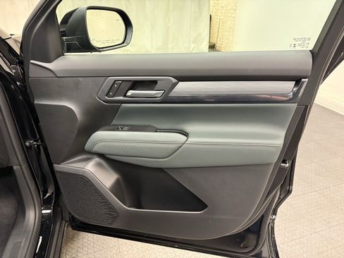 New 2026 GMC Terrain AT4 w/ LPO, Black Badging Package image 16