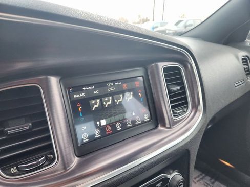 Used 2018 Dodge Charger SXT image 14
