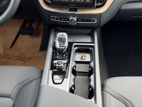 New 2026 Volvo XC60 B5 Plus w/ Protection Package Premier AWD/4WD image 8