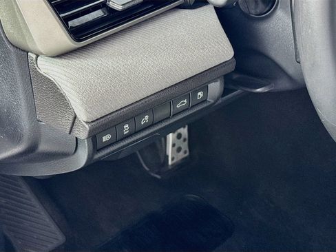 Used 2025 Toyota Camry SE FWD image 7
