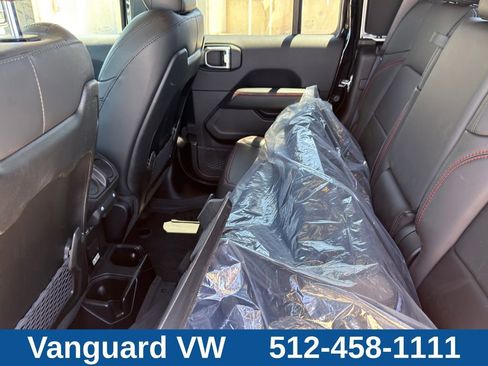 Used 2025 Jeep Gladiator Rubicon AWD/4WD image 26