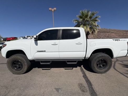Used 2021 Toyota Tacoma TRD Sport w/ Technology Package RWD image 2