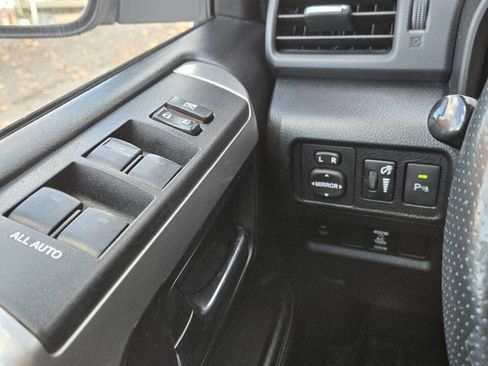Used 2014 Toyota 4Runner Limited image 12