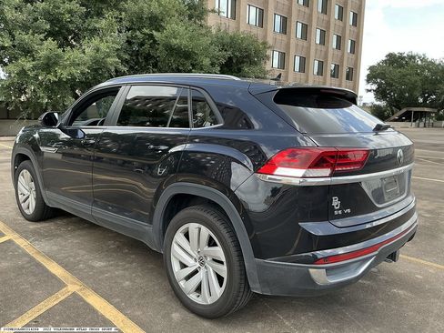 Used 2022 Volkswagen Atlas Cross Sport SE FWD image 5