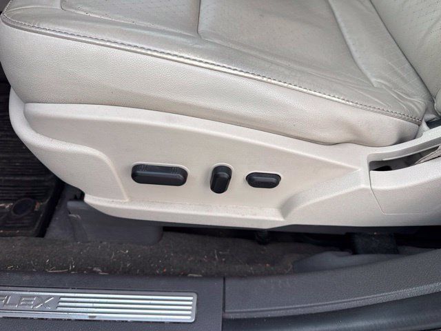 Used 2012 Ford Flex Limited FWD image 12