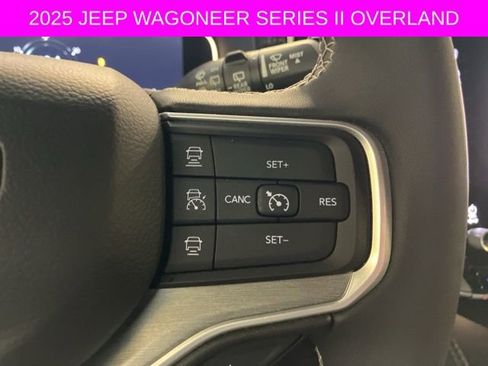 Used 2025 Jeep Wagoneer Series II AWD/4WD image 27